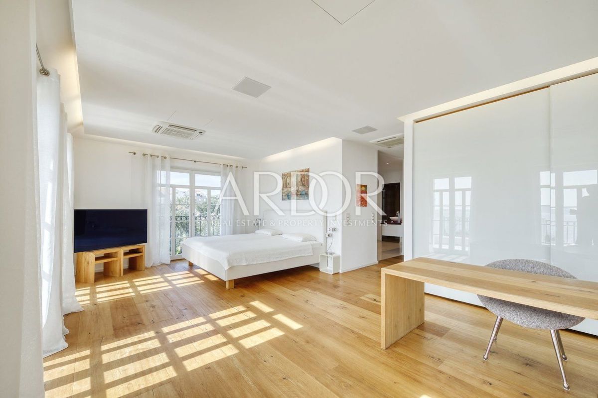 Villa Zadar, 210m2