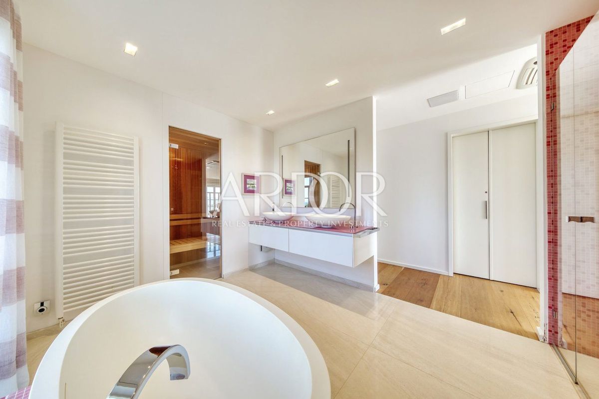 Villa Zadar, 210m2