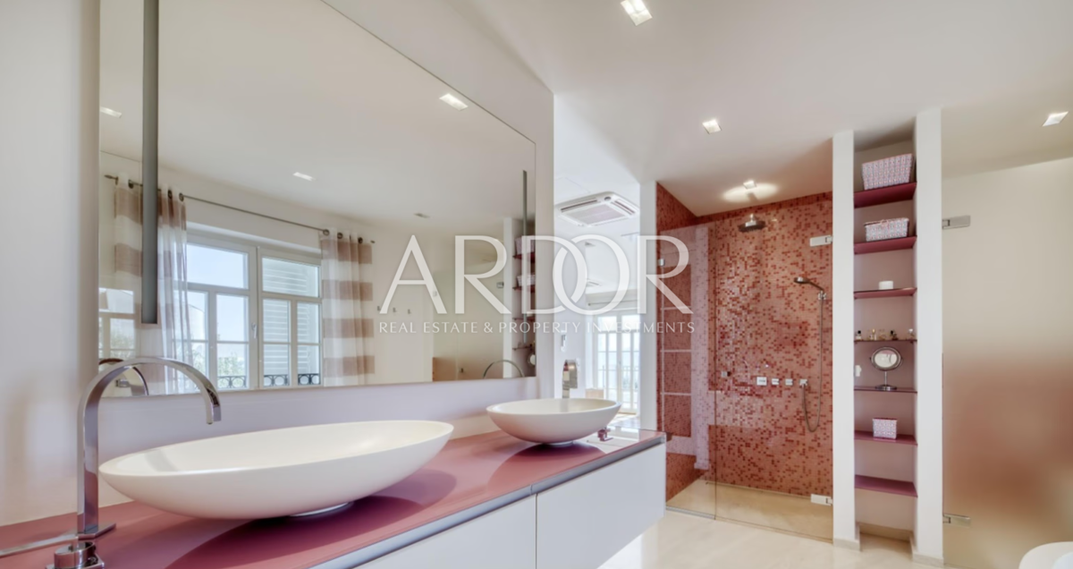 Villa Zadar, 210m2