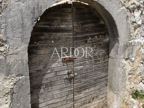 Casa Grižane-Belgrad, Vinodolska Općina, 220m2