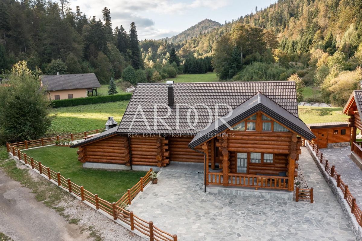 Casa Fužine, 220,18m2