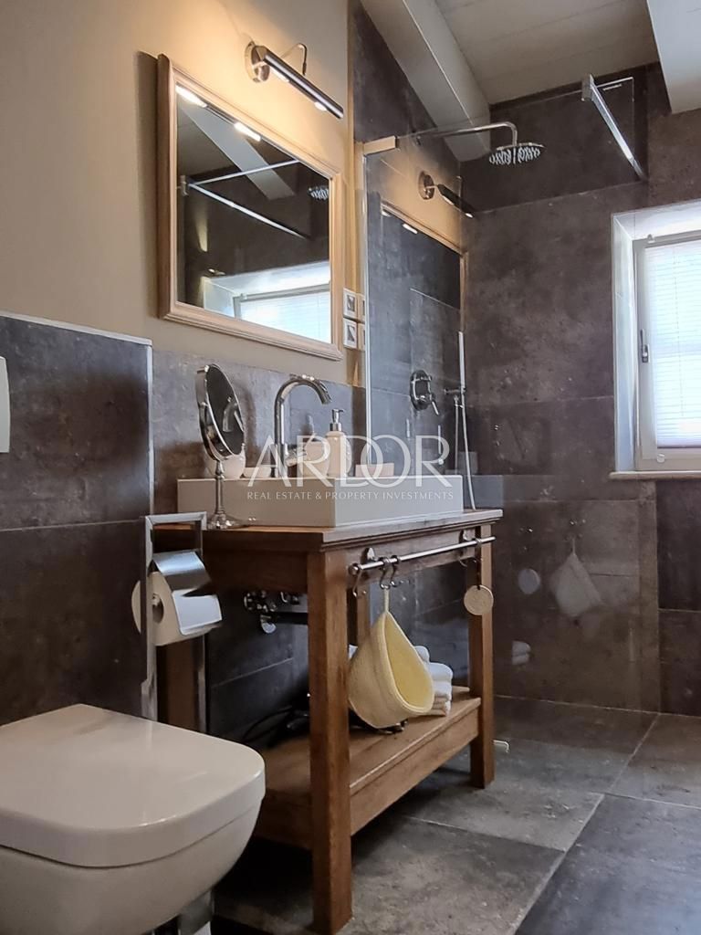 Casa Radetići, Tinjan, 360m2