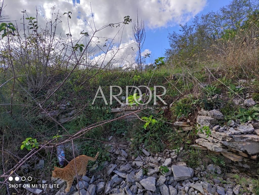 Terreno Barban, 2.345m2