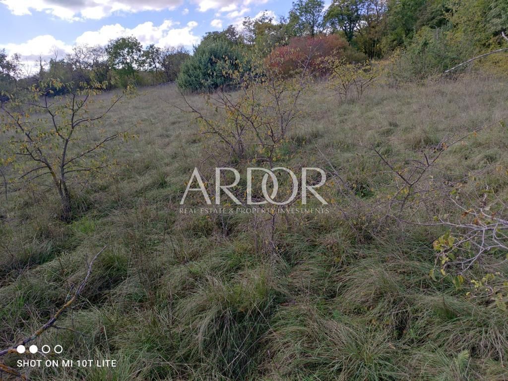 Terreno Barban, 2.345m2
