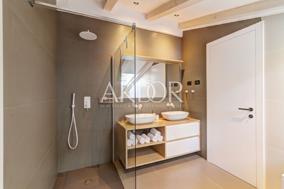Appartamento Opatija - Centar, Opatija, 211m2