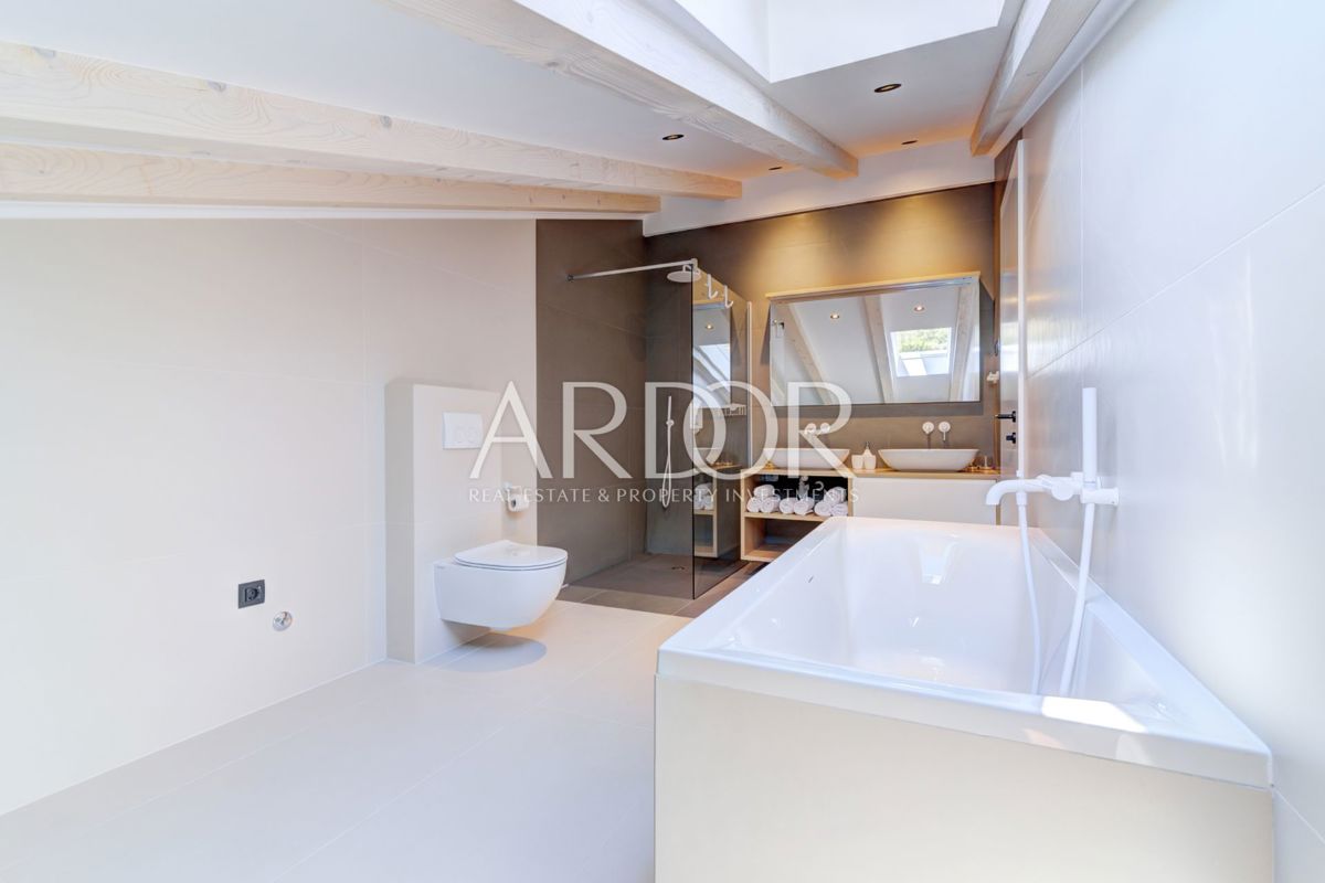 Appartamento Opatija - Centar, Opatija, 211m2
