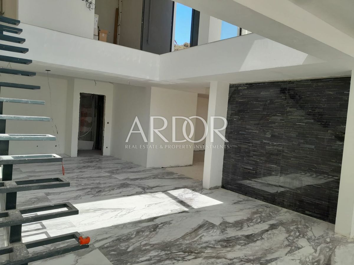 Villa Trogir, 334m2