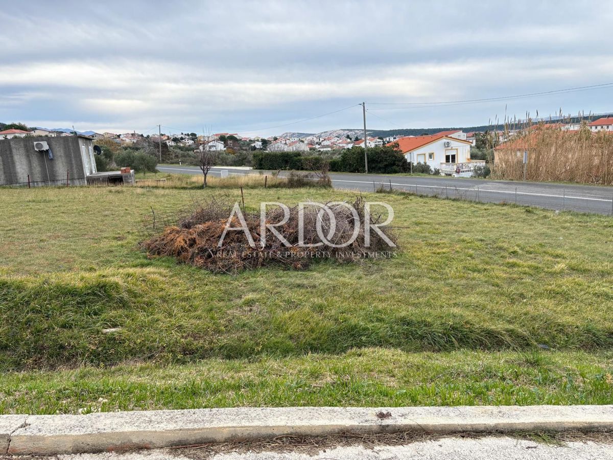 Terreno Barbat na Rabu, Rab, 1.451m2