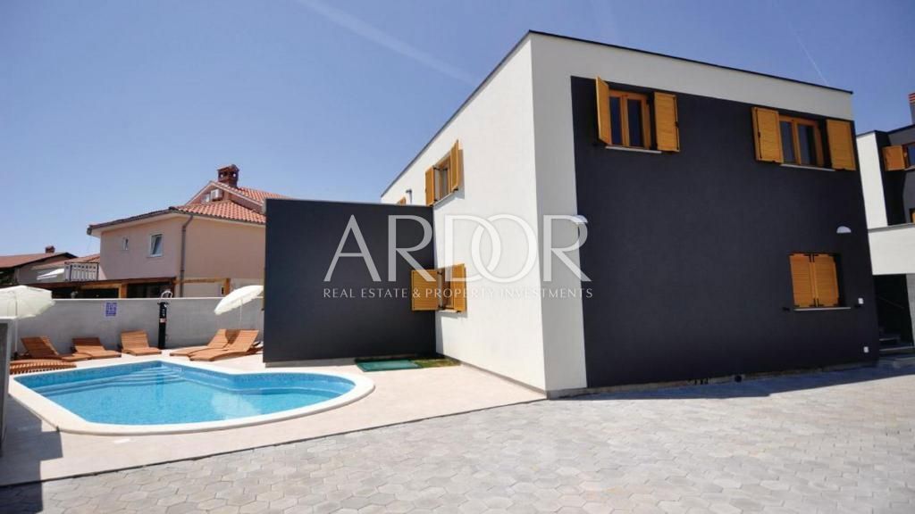 Casa Fažana, 780m2