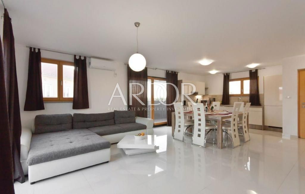 Casa Fažana, 780m2