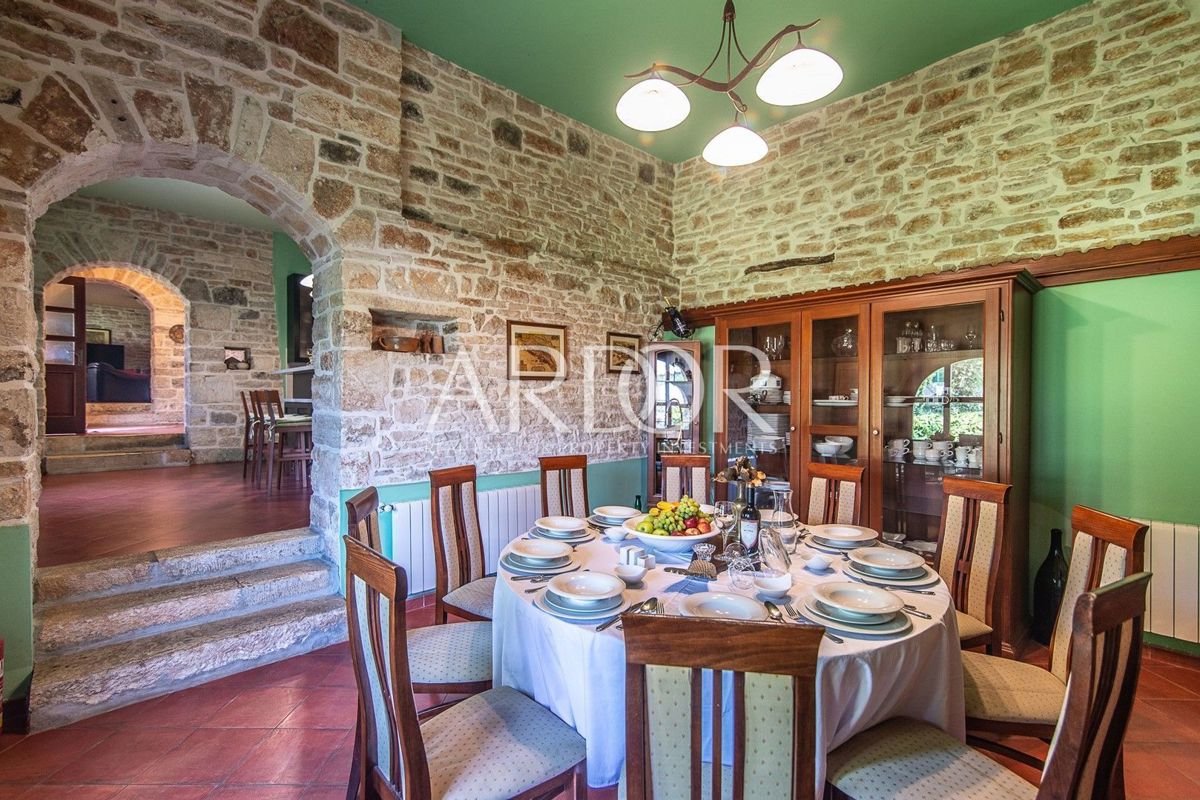Casa Žminj, 400m2
