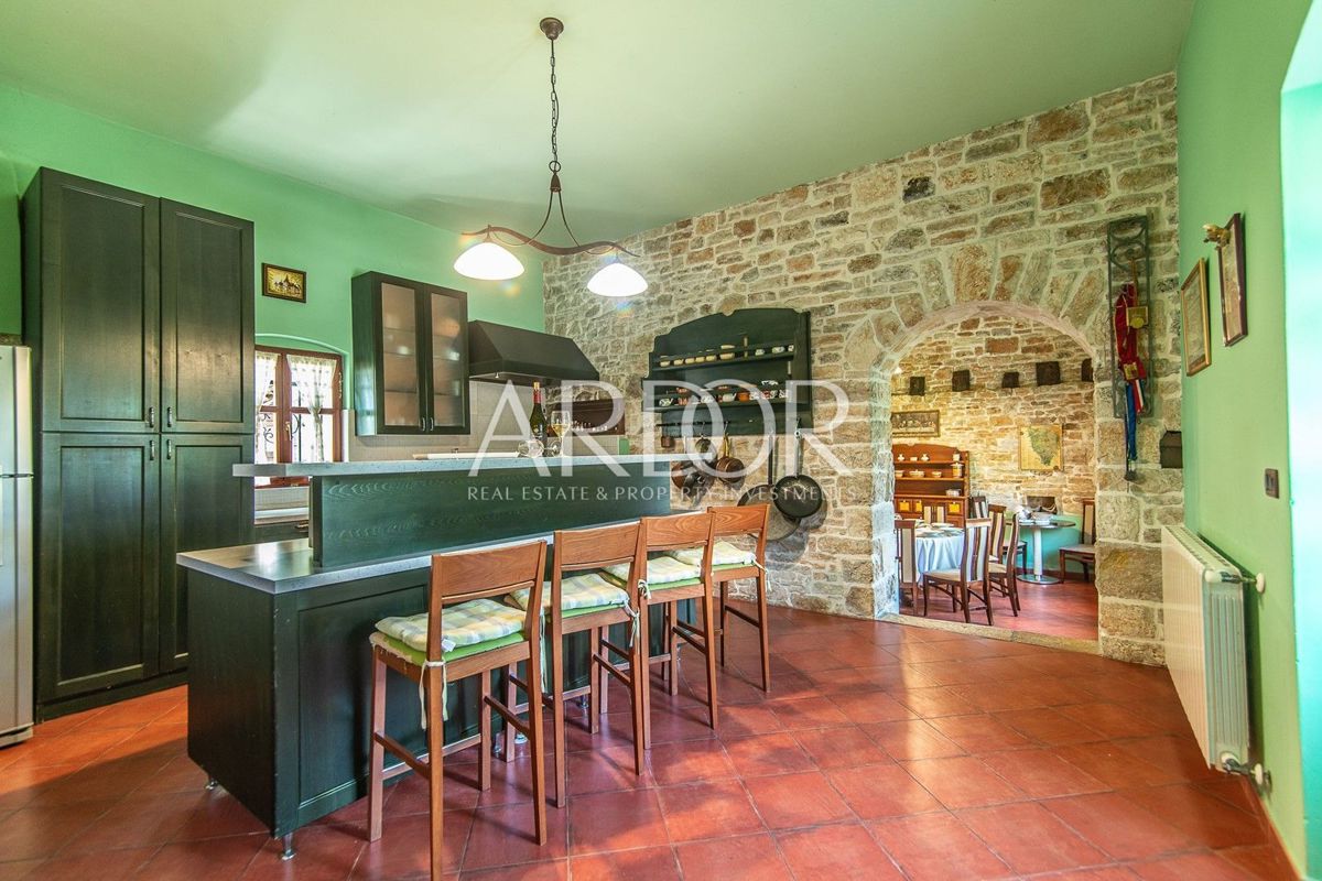 Casa Žminj, 400m2
