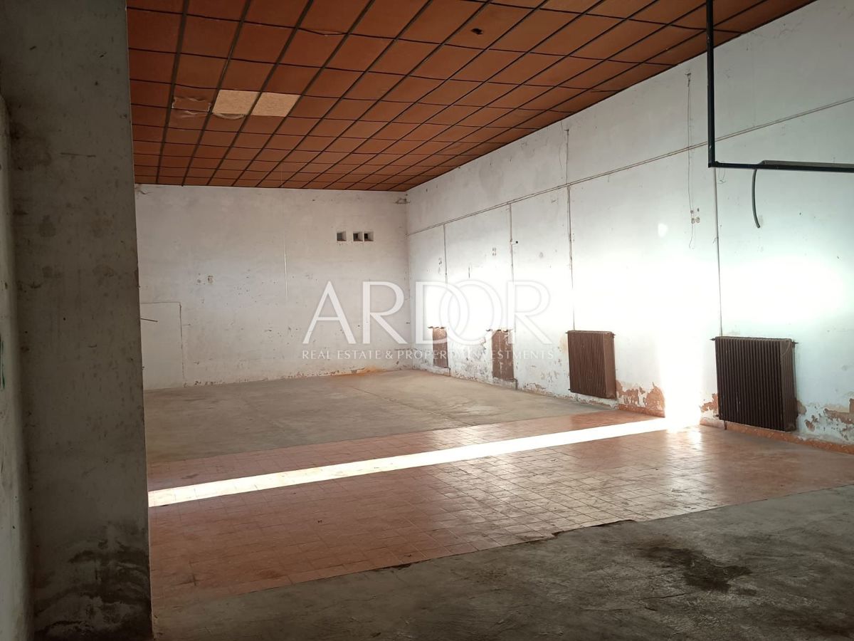 Commerciale Potpićan, Kršan, 280m2
