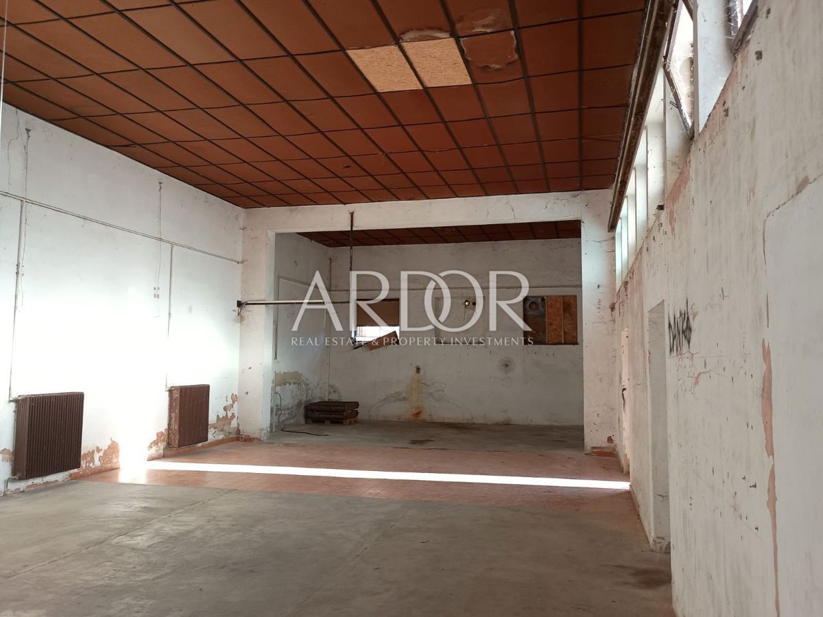 Commerciale Potpićan, Kršan, 280m2