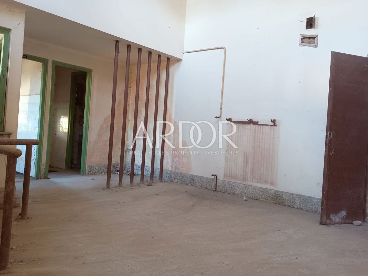 Commerciale Potpićan, Kršan, 280m2