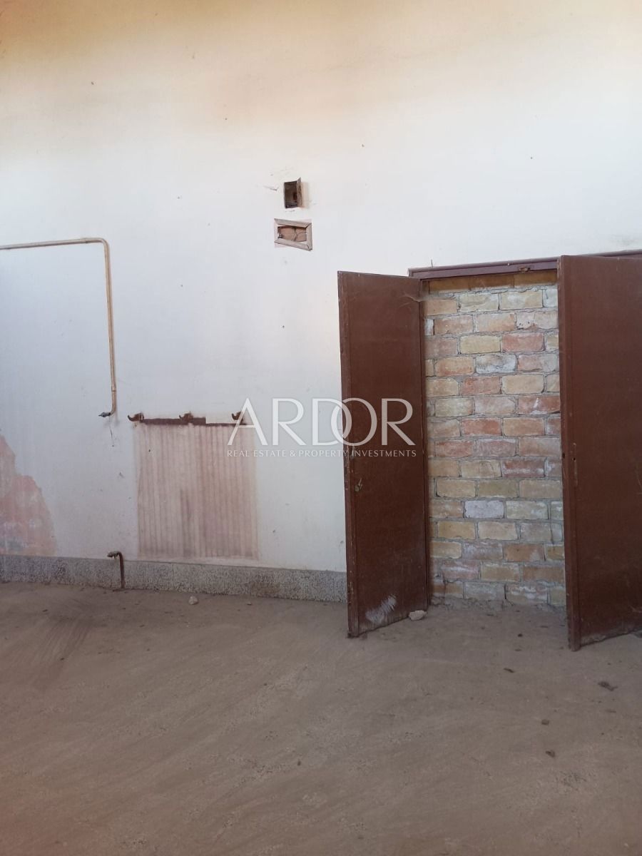 Commerciale Potpićan, Kršan, 280m2