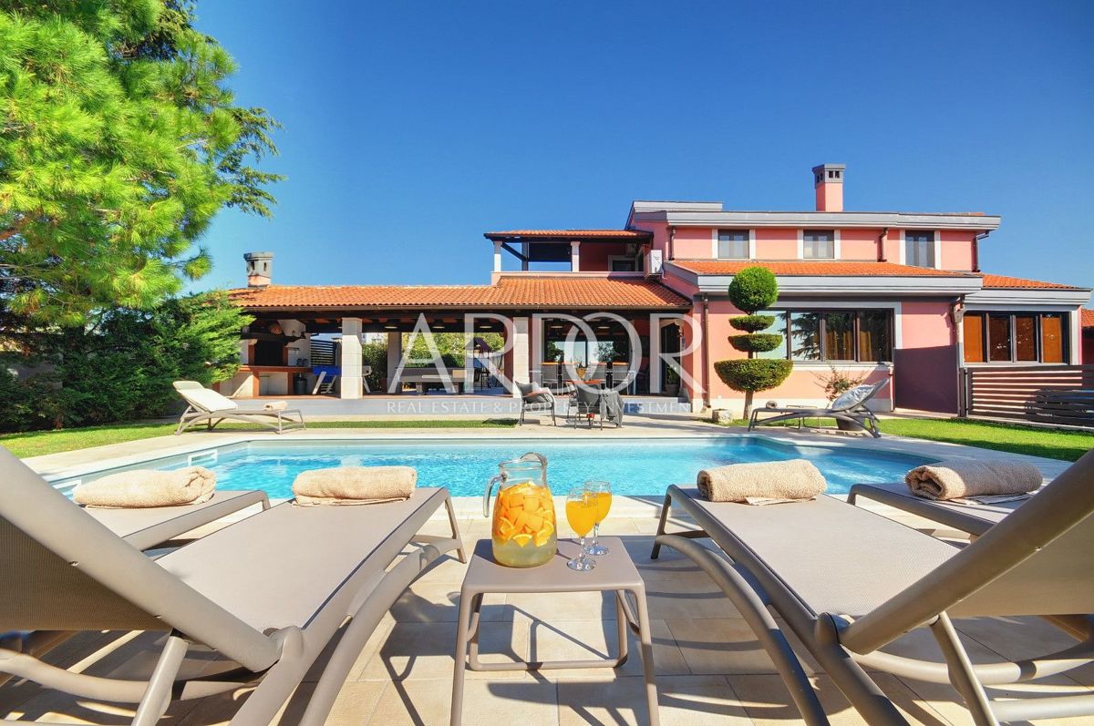 Villa Centar, Pula, 350m2