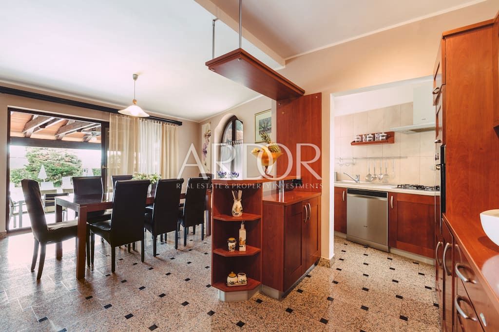 Villa Centar, Pula, 350m2