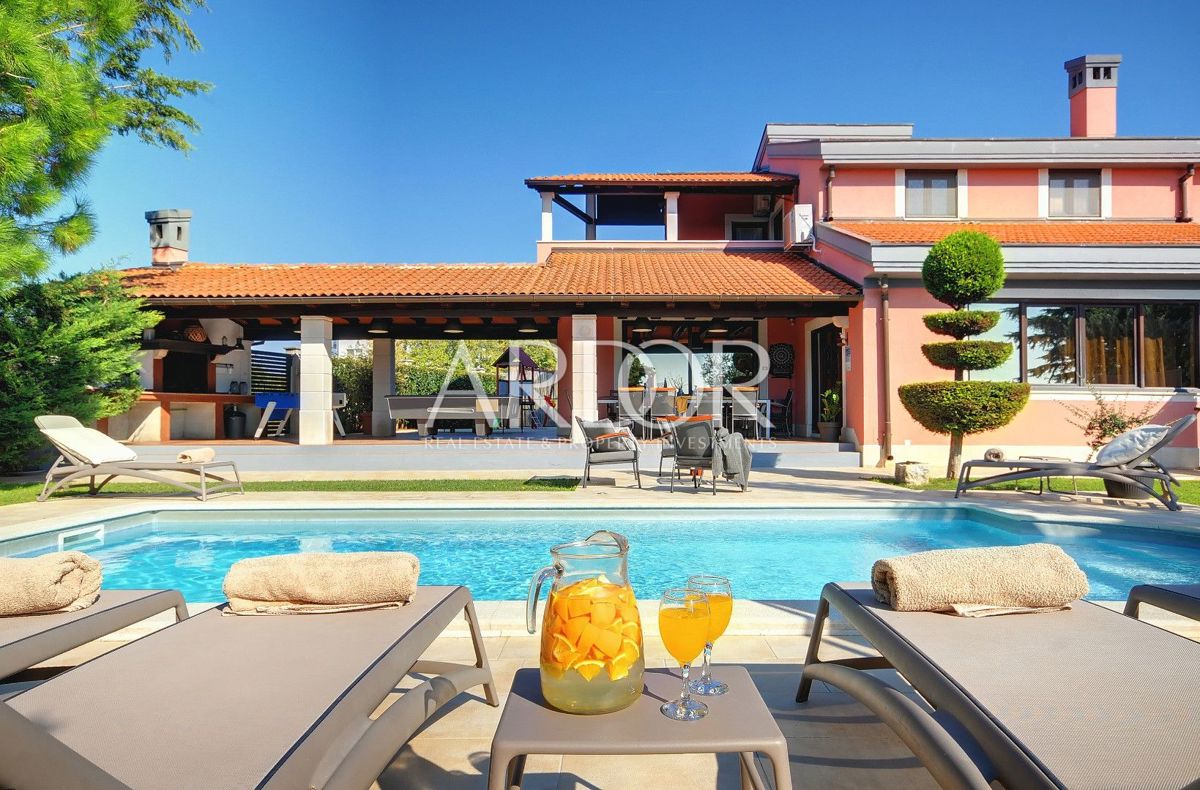 Villa Centar, Pula, 350m2