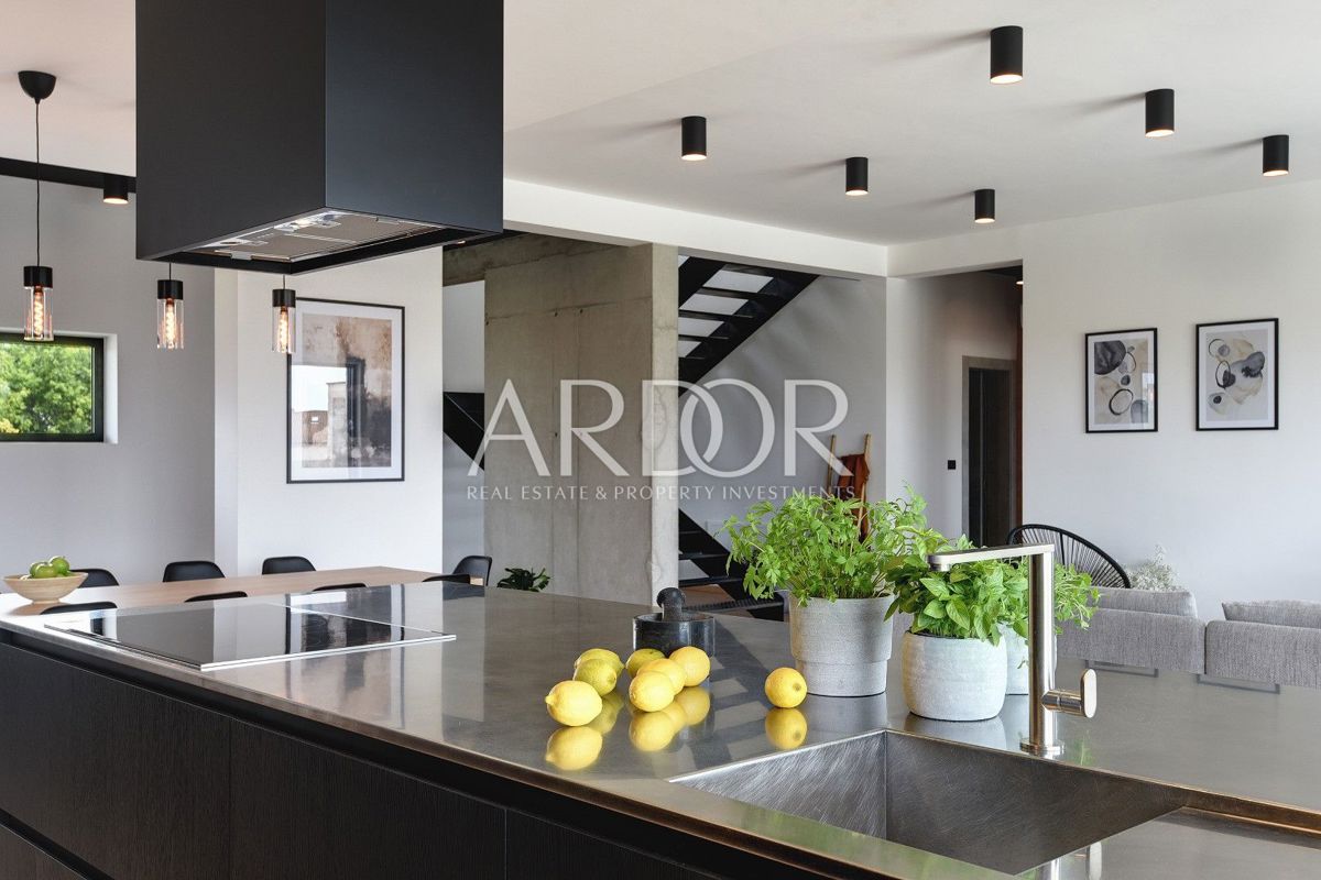 Villa Centar, Pula, 470m2