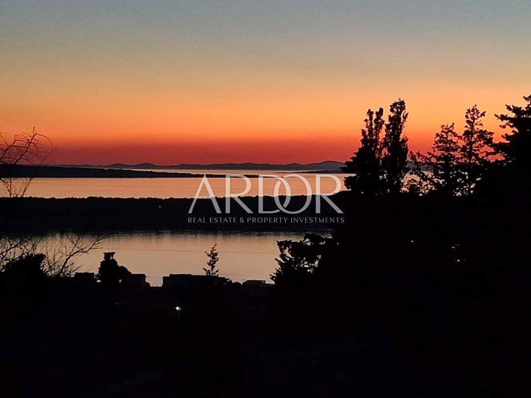 Terreno Barbat na Rabu, Rab, 2.377m2