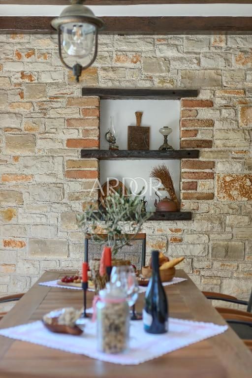Casa Muntrilj, Tinjan, 250m2