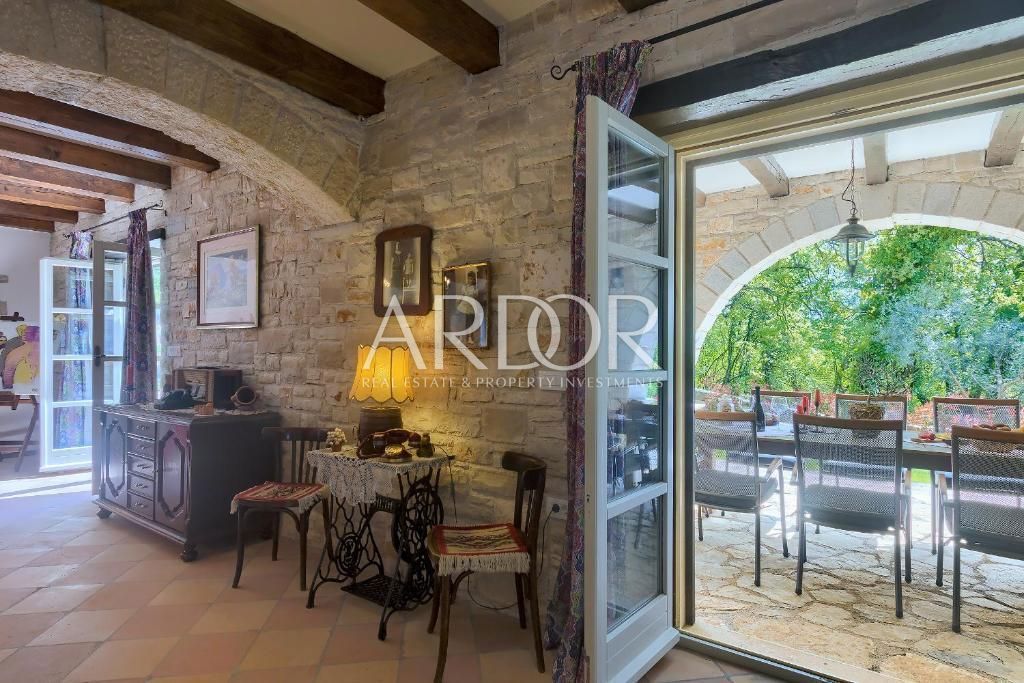 Casa Muntrilj, Tinjan, 250m2