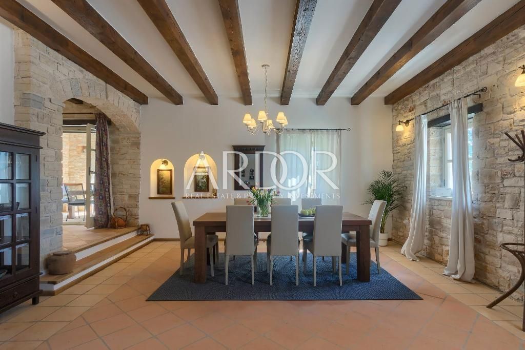 Casa Muntrilj, Tinjan, 250m2