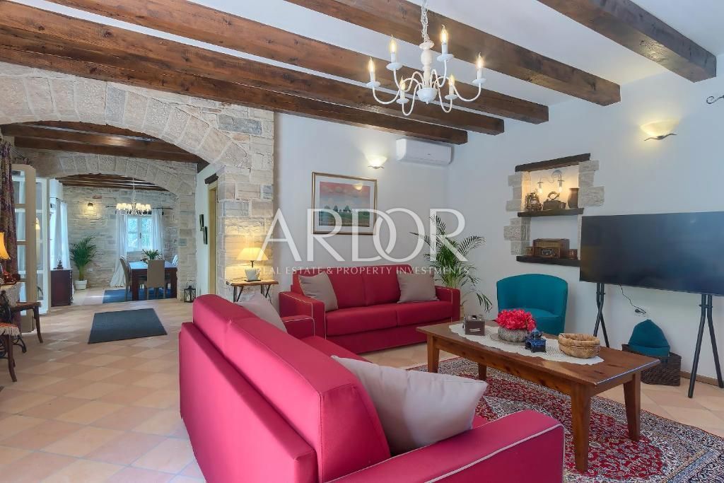Casa Muntrilj, Tinjan, 250m2