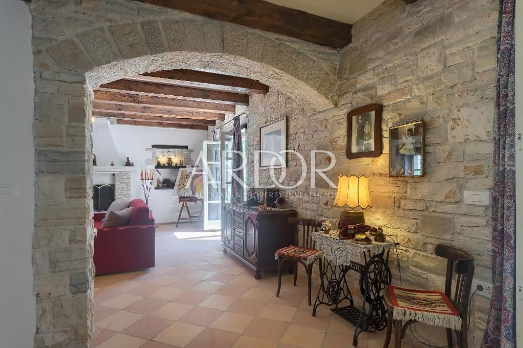 Casa Muntrilj, Tinjan, 250m2