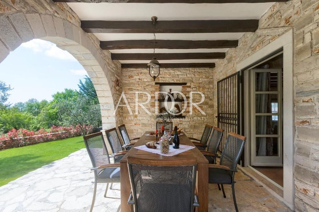 Casa Muntrilj, Tinjan, 250m2