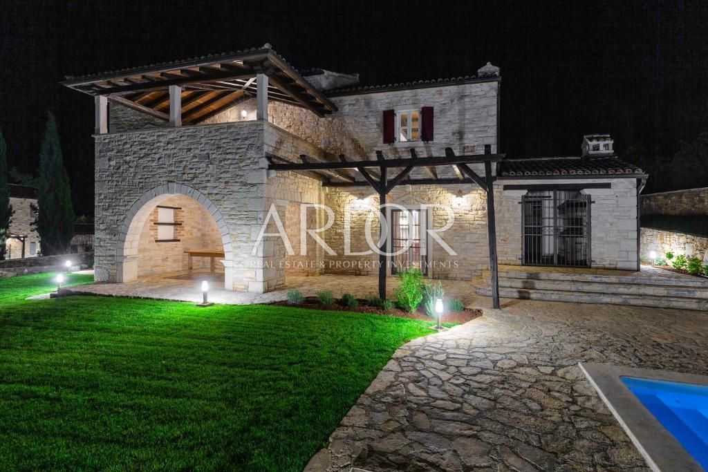 Casa Muntrilj, Tinjan, 250m2