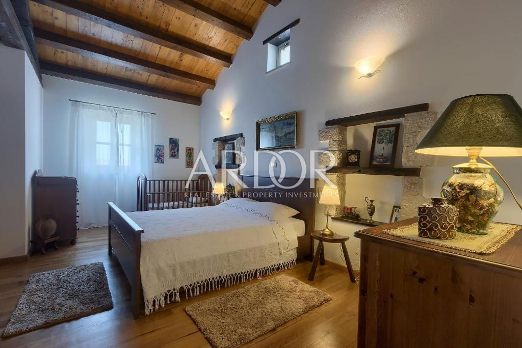 Casa Muntrilj, Tinjan, 250m2