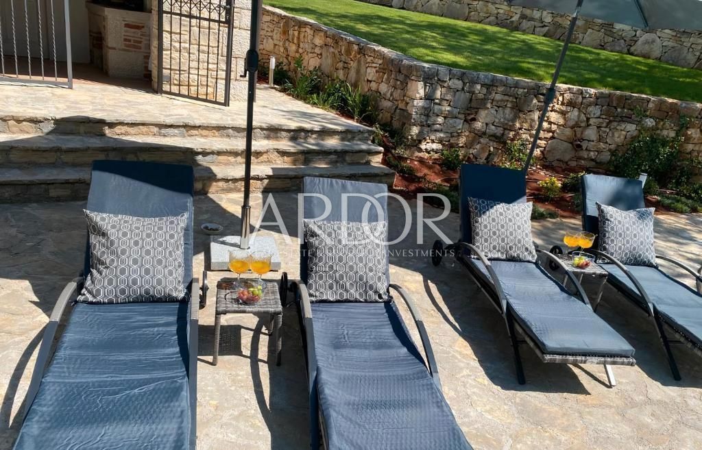 Casa Muntrilj, Tinjan, 250m2