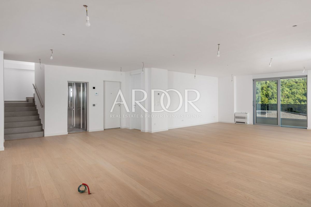 Appartamento Opatija - Centar, Opatija, 545m2