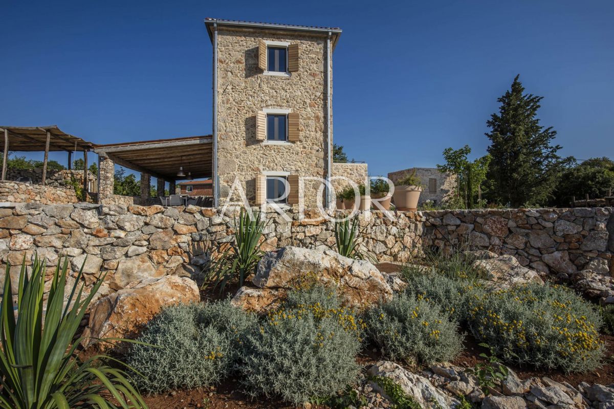 Villa Dobrinj, 367m2