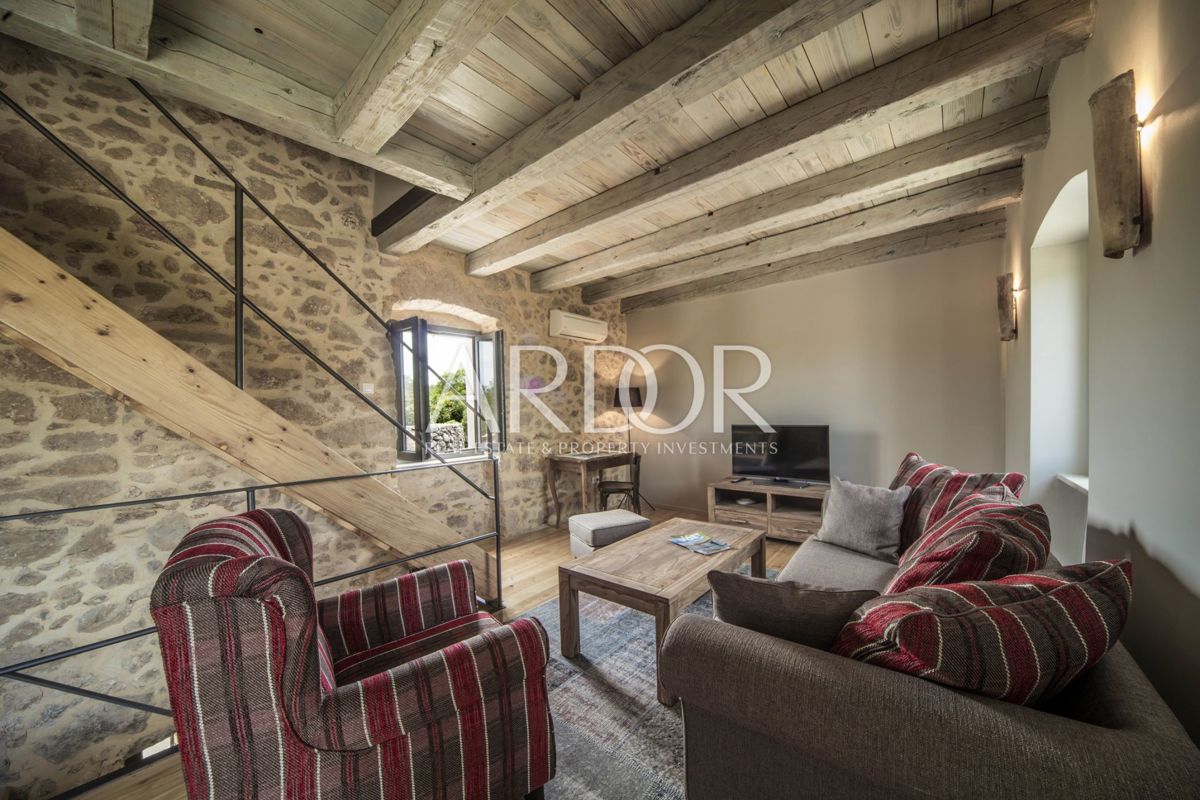 Villa Dobrinj, 367m2