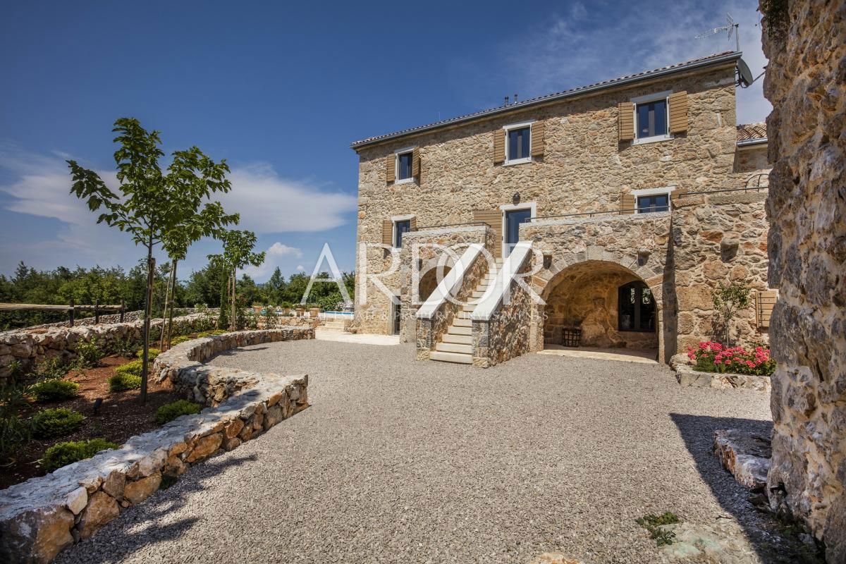 Villa Dobrinj, 367m2