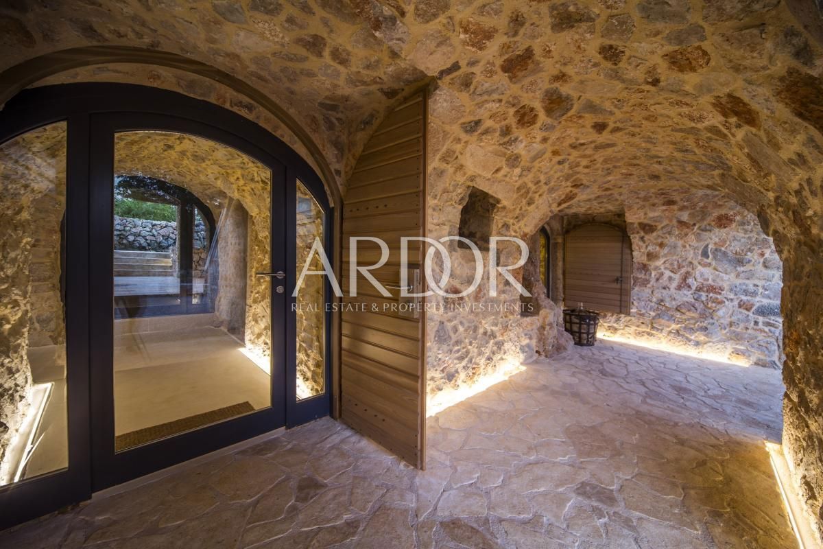 Villa Dobrinj, 367m2