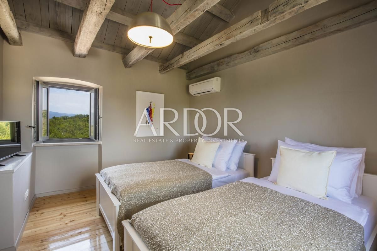 Villa Dobrinj, 367m2