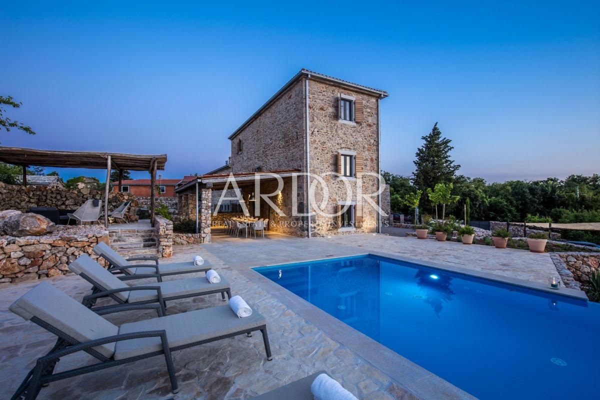 Villa Dobrinj, 367m2