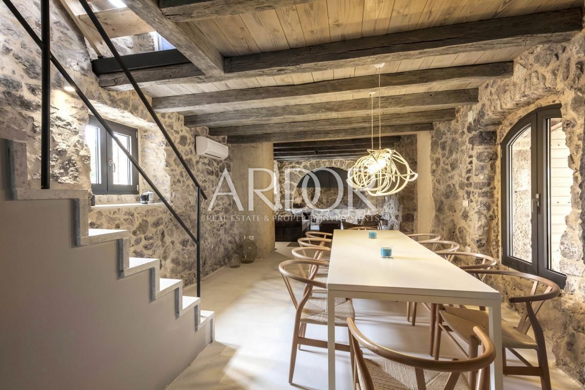 Villa Dobrinj, 367m2