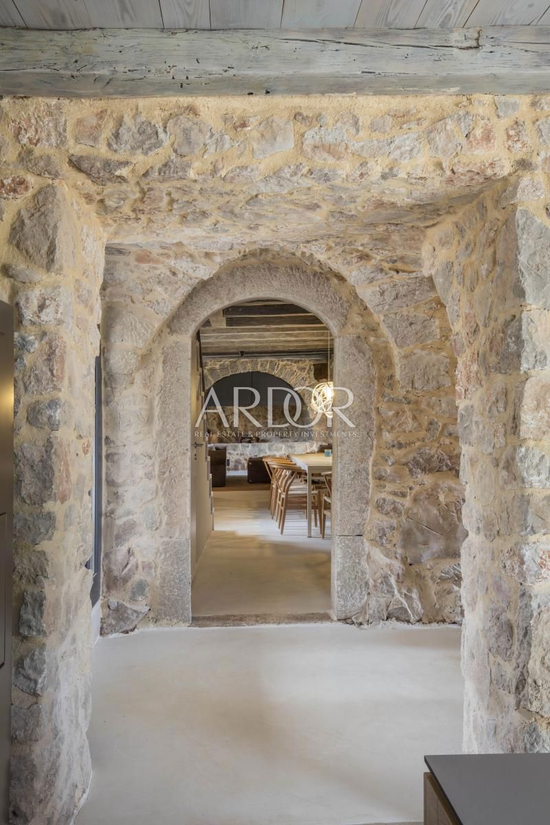 Villa Dobrinj, 367m2