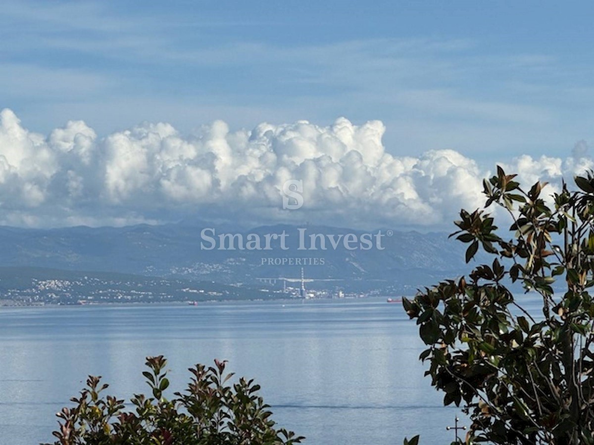 ABBAZIA, monolocale ristrutturato con terrazza e vista mare