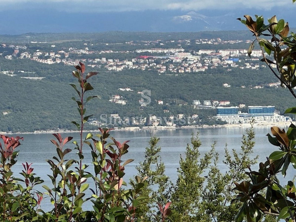 ABBAZIA, monolocale ristrutturato con terrazza e vista mare