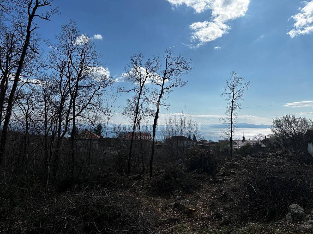 ABBAZIA - MATULJI, terreno edificabile con vista mare