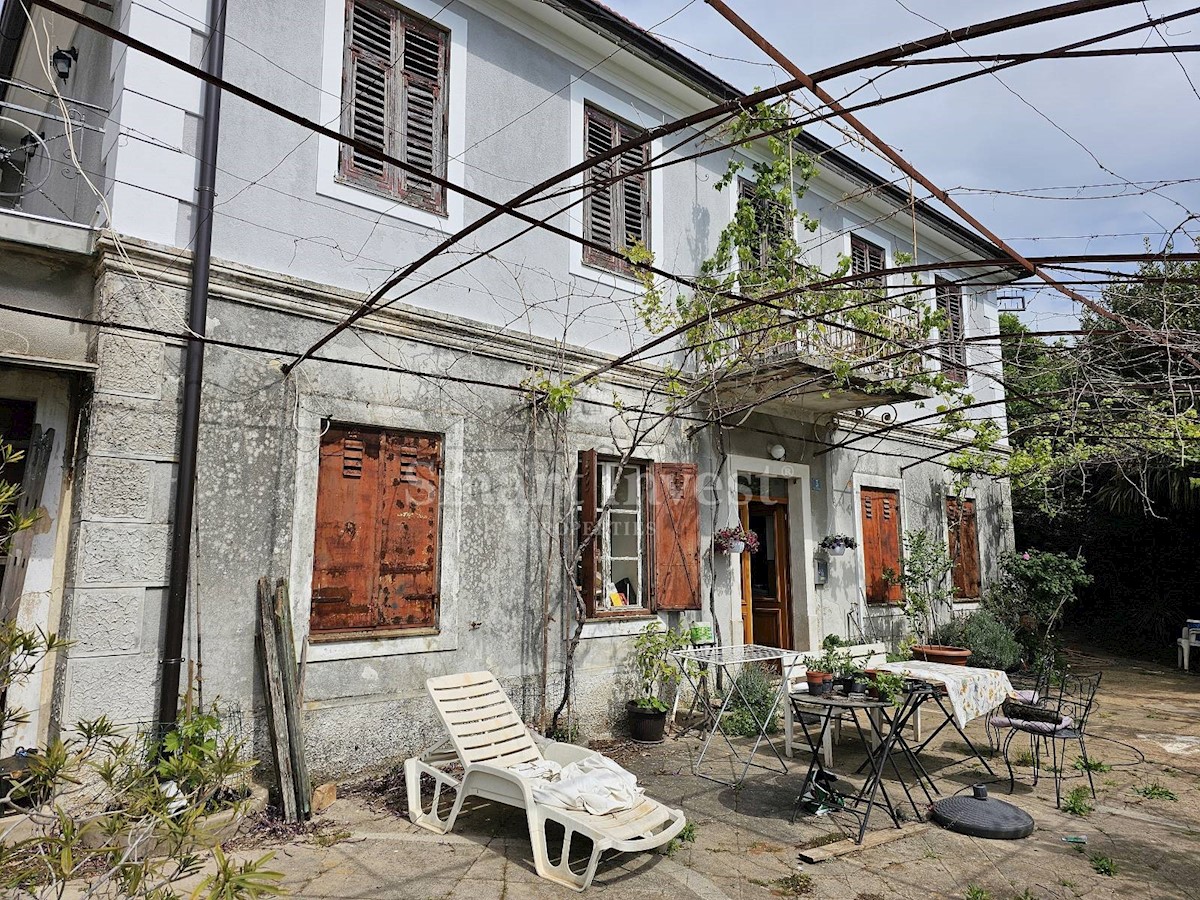 OPATIJA, villa storica con ampio giardino e vista sul mare