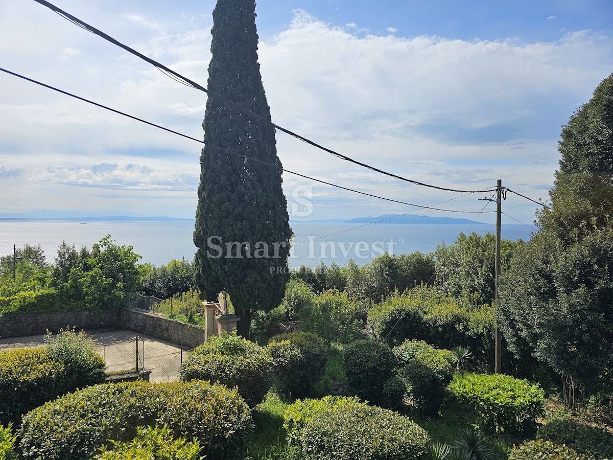 OPATIJA, villa storica con ampio giardino e vista sul mare