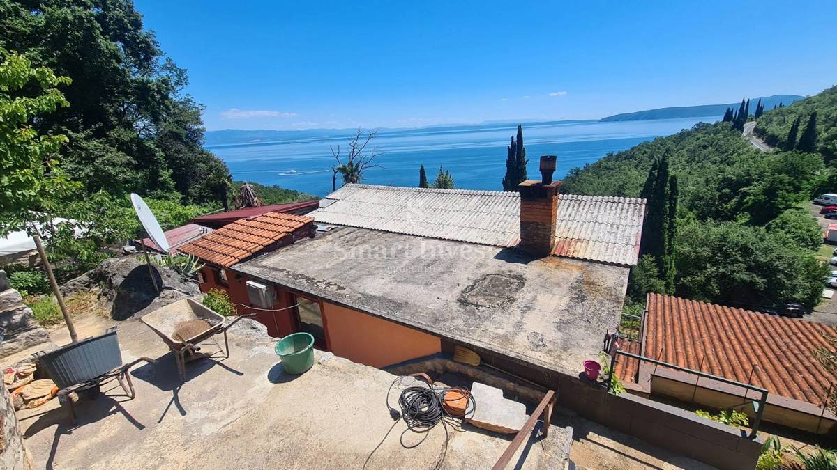 MEDVEJA, terreno edificabile con splendida vista mare