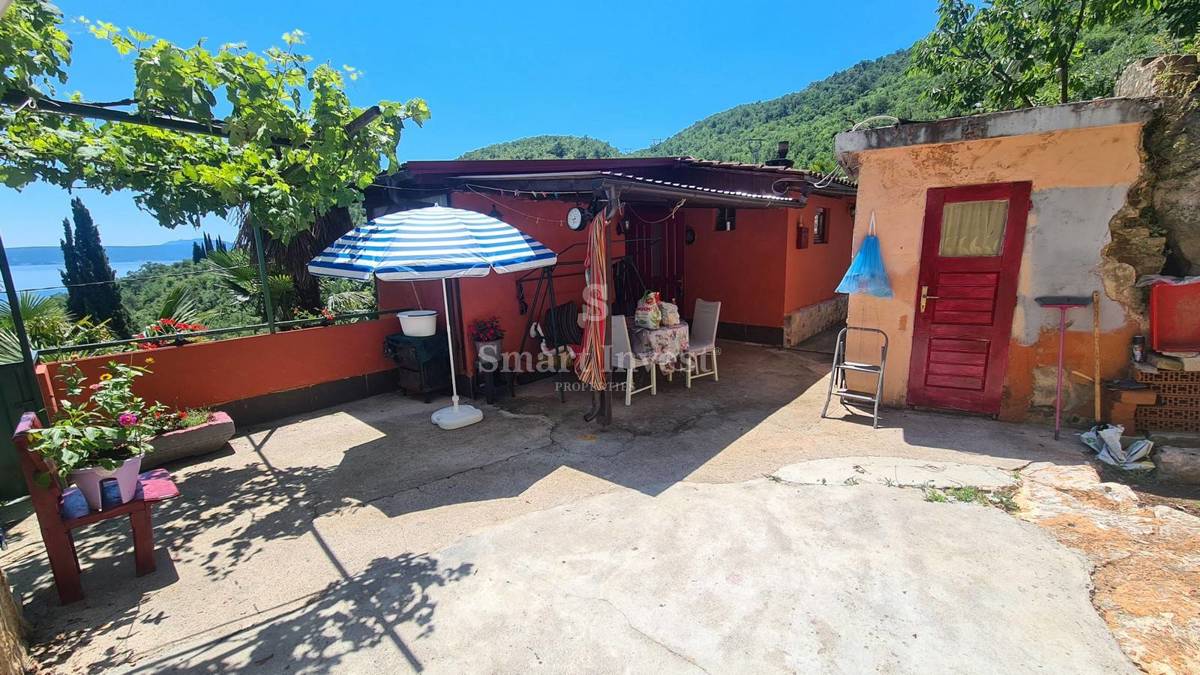 MEDVEJA, terreno edificabile con splendida vista mare